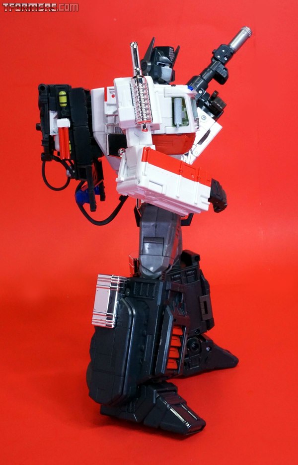 Sdcc 2019 Mp 10g Optimus Prime Ecto 35 Edition Unboxing  (41 of 55)